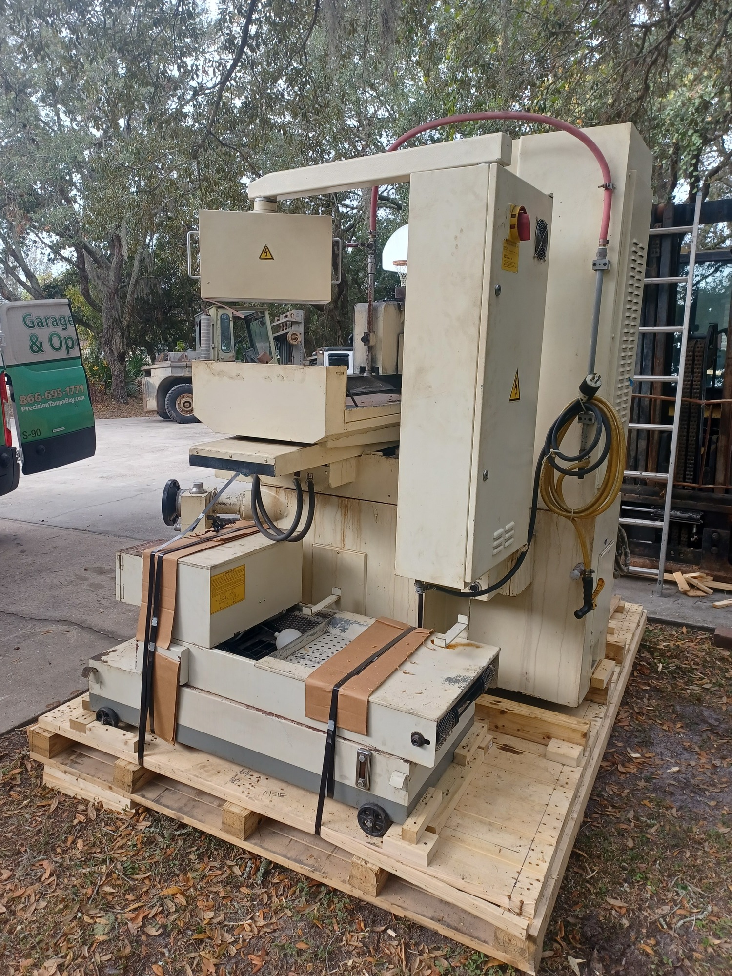 2011 CHEVALIER FSG-3A1224H Grinders, Horizontal Surface | Gulf Coast Machinery
